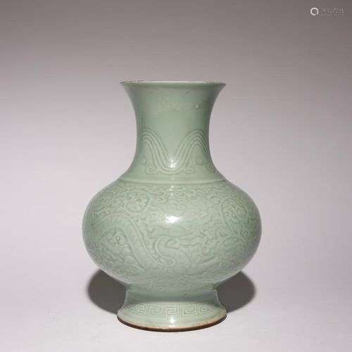 VASE CHINOIS EN CELADON GLAÇÉ POUR CHILONG FIN DU 19e SIÈCLE...