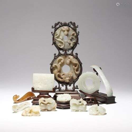 PETITE COLLECTION D'OBJETS EN JADE CHINOIS DYNASTIE QING Com...