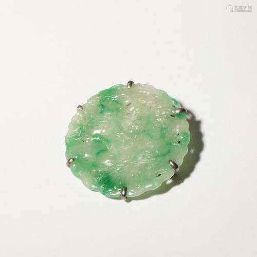 PENDANT CIRCULAIRE EN JADEITE VERT POMME DE CHINE DYNASTIE L...