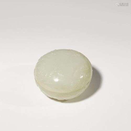 BOÎTE CIRCULAIRE ET COUVERCLE EN JADE CÉLADON PÂLE CHINOIS 