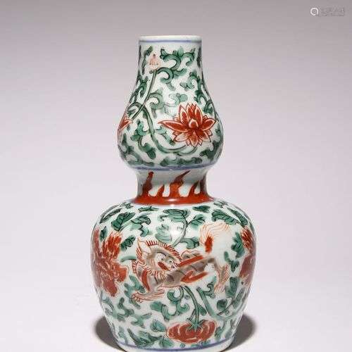 VASE CHINOIS EN FORME DE GOURD WUCAI TRANSITIONNEL C.1640 Pe...