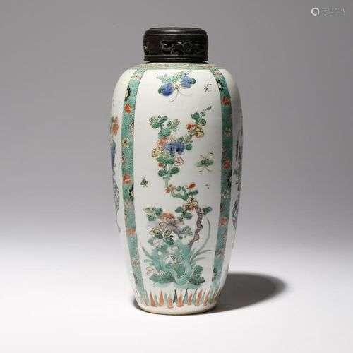 VASE OVOÏDE DE LA FAMILLE VERTE CHINOISE KANGXI 1662-1722 Le...