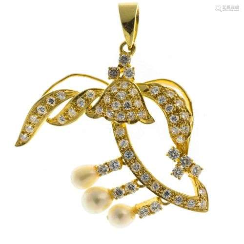 Pendentif en or serti de pavage de diamants totalisant envir...