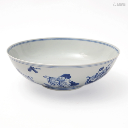 A BLUE AND WHITE BOWL WITH THE EIGHT IMMORTALS PATTERN