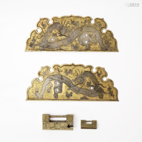 A SET OF ROYAL BRONZE ACCESSORIES
