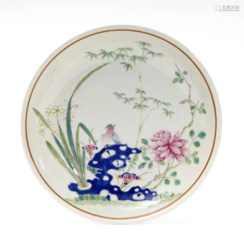 A FAMILLE ROSE PLATE