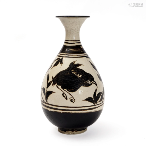 A CIZHOU KILN VASE WITH FLOWERS AND BIRDS