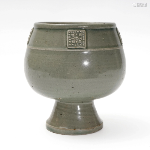 A CELADON JAR