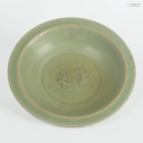 A LONGQUAN KILN PLATE WITH DOUBLE FISHES