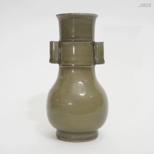 A LONGQUAN KILN BOTTLE WITH TWO HANDLES