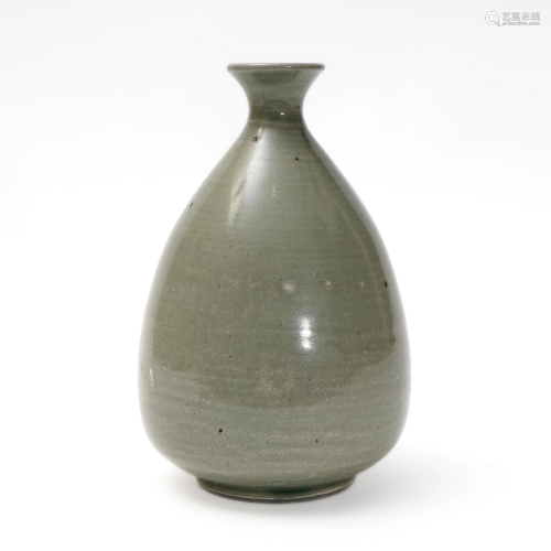 A JAPANESE CELADON VASE