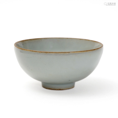 A LONGQUAN CELADON BOWL