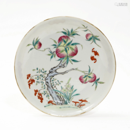 A FAMILLE ROSE PLATE WITH PEACH PATTERN