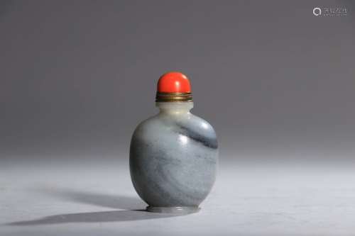 CHINESE BLACK AND WHITE JADE SNUFF BOTTLE