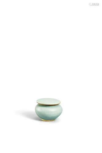 明 龙泉窑粉青釉小茶罐