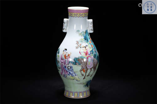 A FAMILLE ROSE PORCELAIN HUMAN FIGURE DESIGN VASE