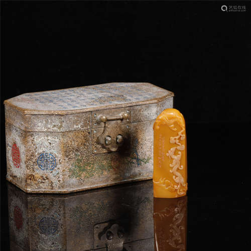 A FINELY CARVED TIANHUANG STONE SEAL