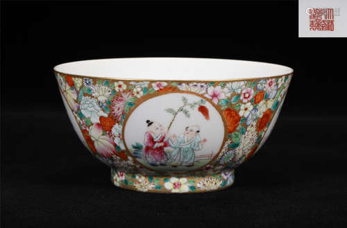 A FAMILLE ROSE PORCELAIN BOWL