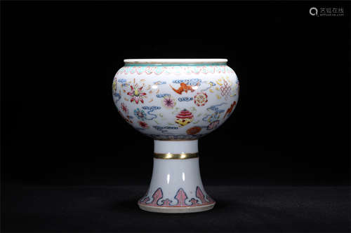 A FAMILLE ROSE PORCELAIN DOU SHAPED VASE