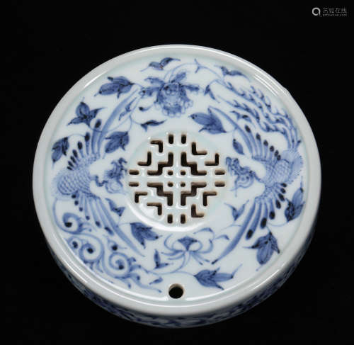 A YUAN STYLE BLUE-AND-WHITE GLAZED PORCELAIN BRUSH SMOOTHER