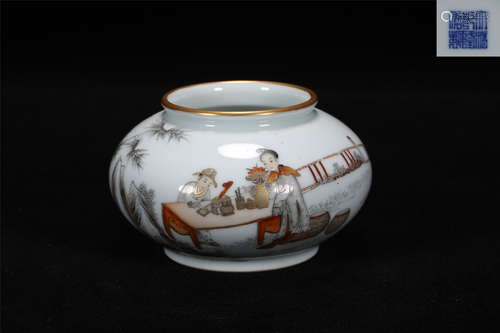 A CHINESE PORCELAIN WATER CONTAINER