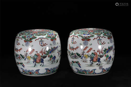 A PAIR OF WU CAI GLAZE PORCELAIN STOOLS