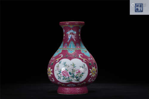 A ENAMEL GLAZE PORCELAIN VASE