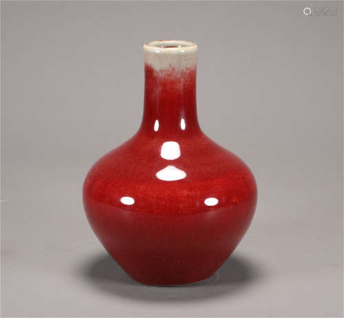 Qing Qianlong style red glaze porcelain vase 'tianqiuping'