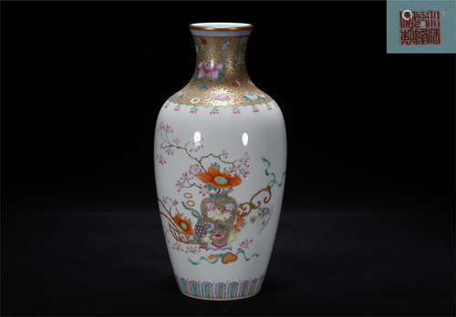 Qing Qianlong style famille rose gold painting porcelain vas...