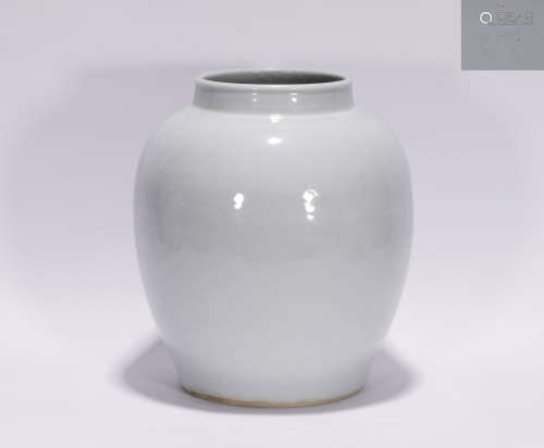 Ming Jiajing style white glaze porcelain jar