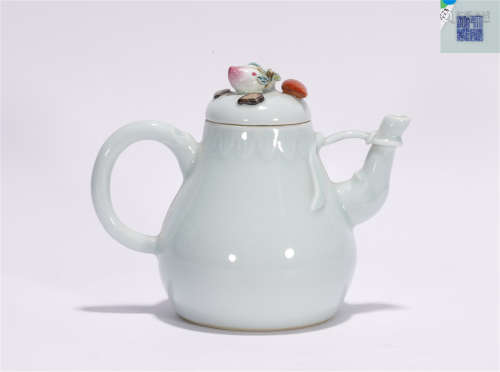 Qing Yongzheng style celadon glaze teapot