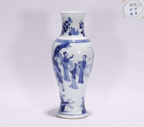Qing Kangxi style blue and white porcelain vase