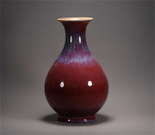 Qing Qianlong style red glaze porcelain vase 'yuhuchun'