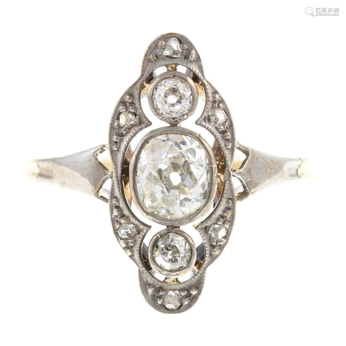 An Edwardian Diamond Ring in 14K & Platinum