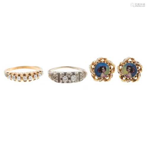 A Collection of Vintage Rings & Earrings