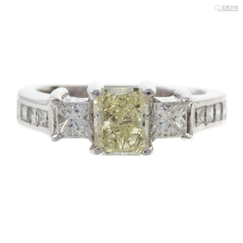 A 1.00 ct Radiant Yellow & White Diamond Ring