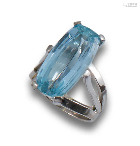 TOPAZ GOLD RING 5