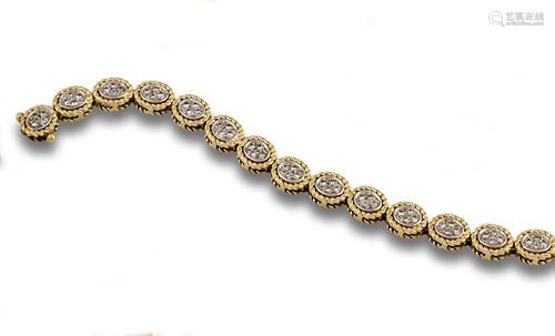 GOLD BRACELET WITH DIAMONDS 33