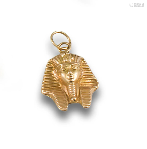 EGYPTIAN GOLD PENDANT 62