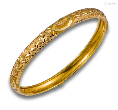 Rigid gold bracelet, engraved, 12gr.