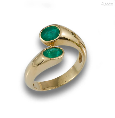 EMERALD GOLD RING