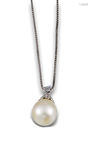 GOLD PEARL DIAMOND CHAIN AND PENDANT