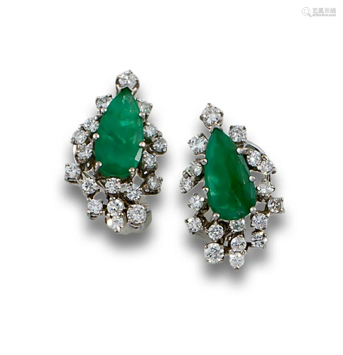 WHITE GOLD, DIAMONDS AND EMERALDS EARRINGS 7