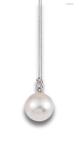 GOLD CHAIN AND PENDANT DIAMONDS PEARL 31