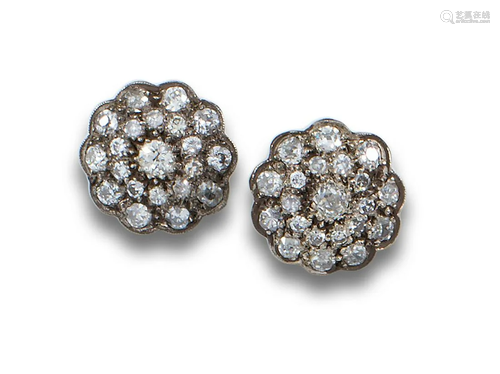 PLATINUM FLOWER 30'S DIAMOND EARRINGS