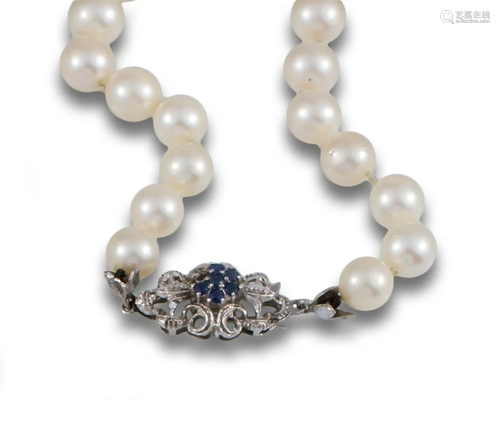 CULTURED PEARL NECKLACE GOLD CLASP SAPPHIRES