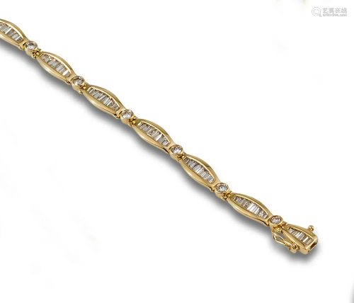 GOLD TRAPEZE DIAMOND BRACELET 70710