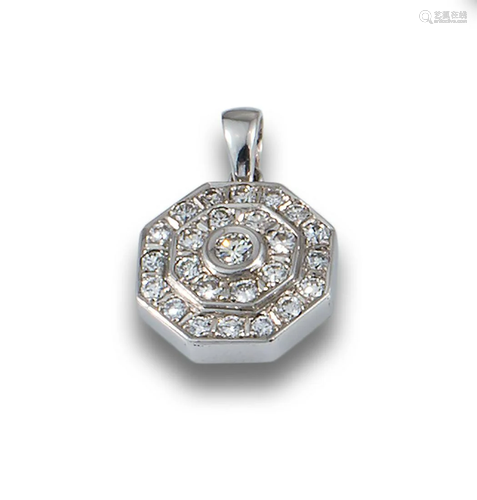 WHITE GOLD OCTAGONAL PENDANDT 15