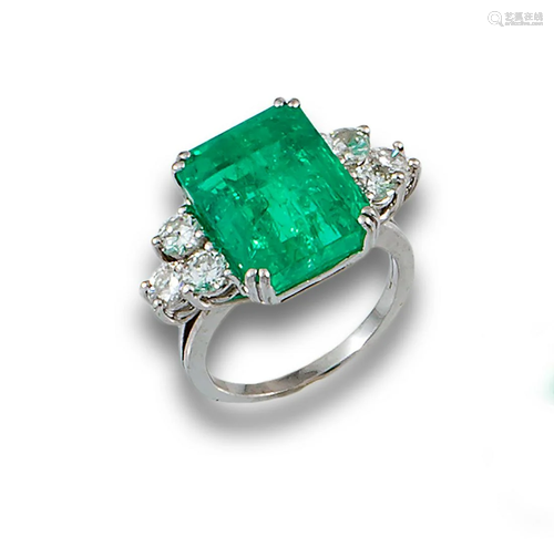 GOLD RING EMERALD DIAMONDS 6