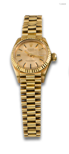 Ladies Rolex watch in gold